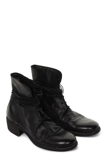 795-horse-laced-up-boots-black