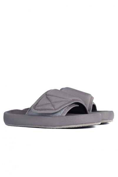 Yeezy sandals season 6 outlet