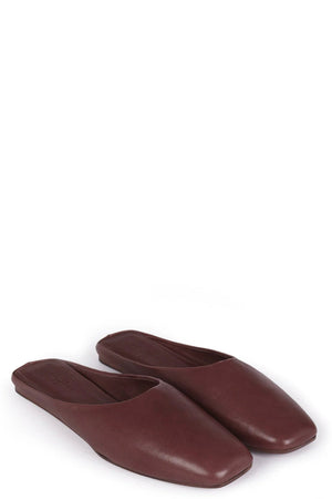 Jackie Flat Mule Burgundy