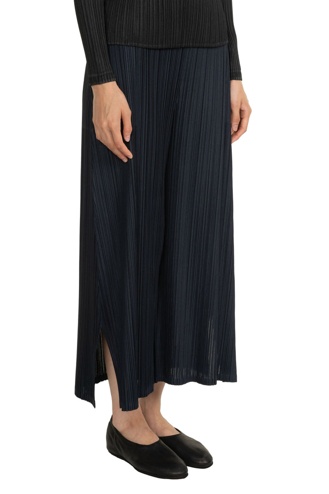 Mellow Pleats Trousers Blue Black