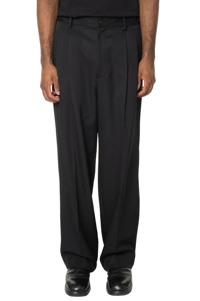 Two Tuck Easy Trousers Black