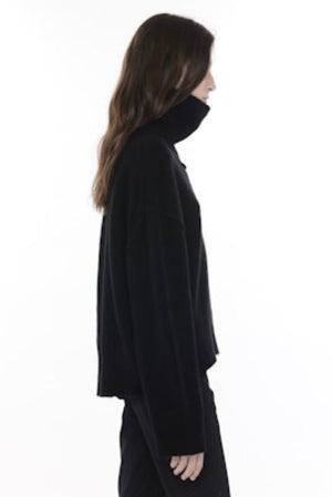Yak Turtle Neck Knit Black